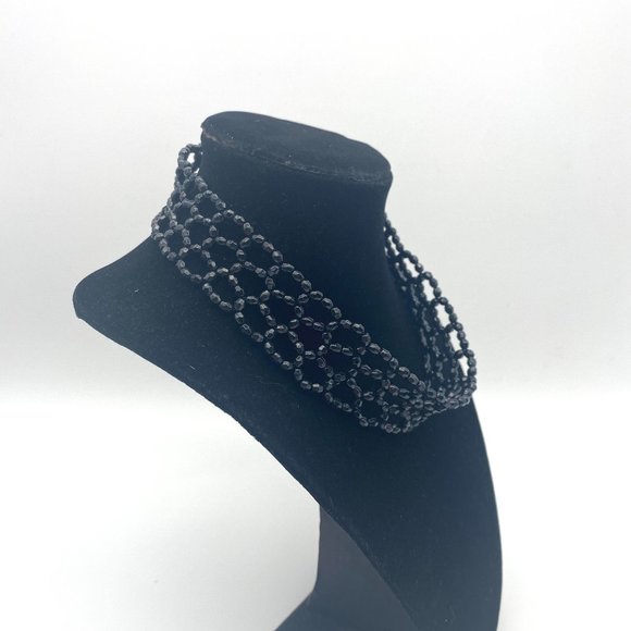 1940s Vintage Black Beaded Choker - Stretchy Necklace - Picture 4 of 5